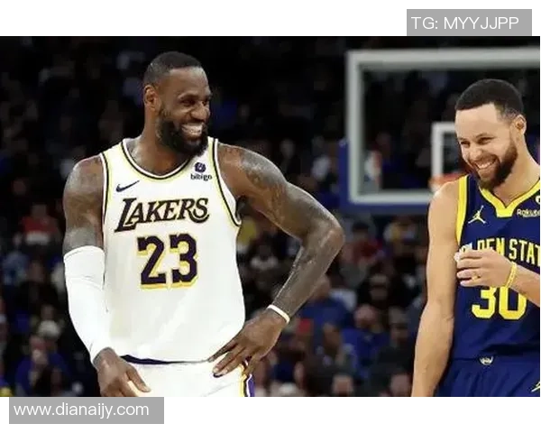 勇士与快船激战在即新浪直播全程带你领略精彩瞬间